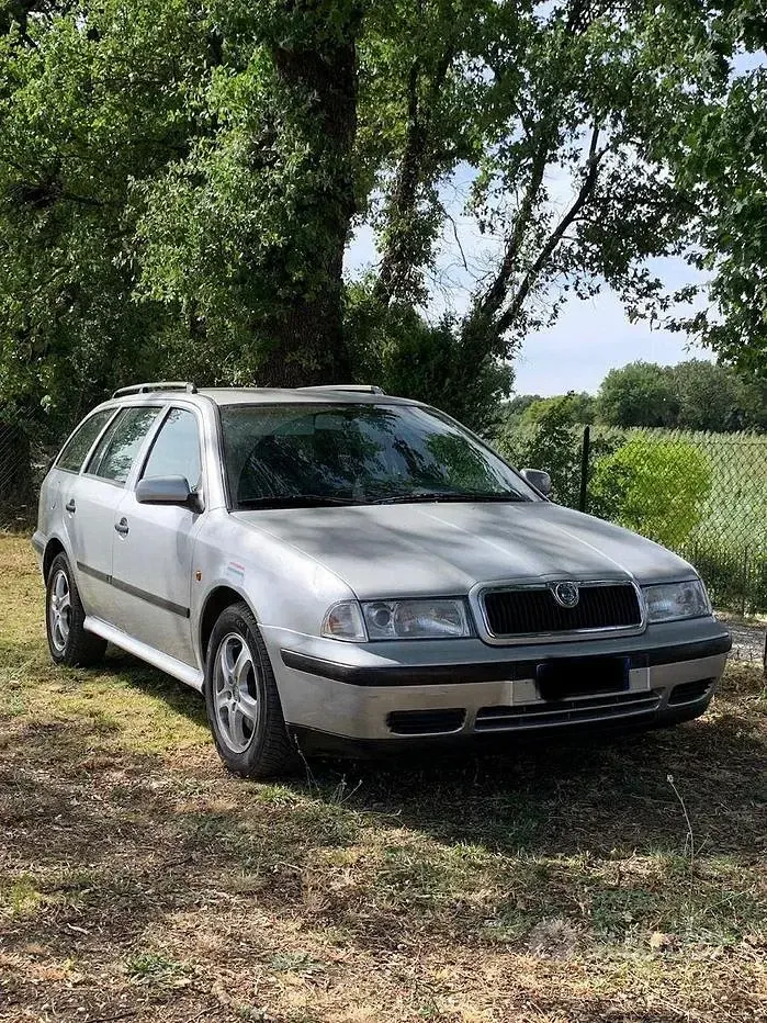 Usata Skoda Octavia 110 CV (80 kW) 1999 Grigio Station wagon
