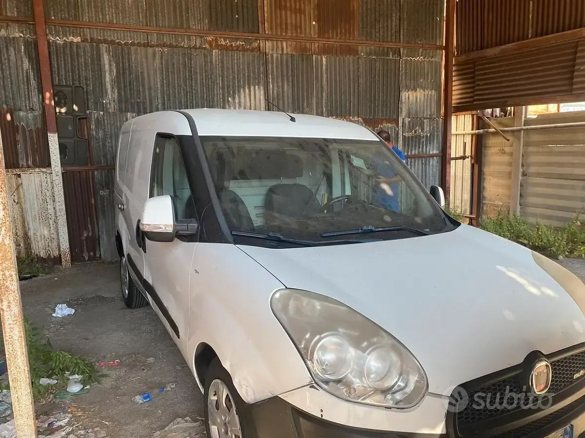 Usata Fiat Doblò 105 CV (77 kW) 2011 Bianco Monovolume