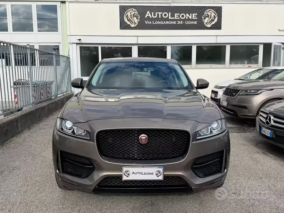 Usata Jaguar F-Pace R-Sport 180 CV (132 kW) 2017 Marrone SUV