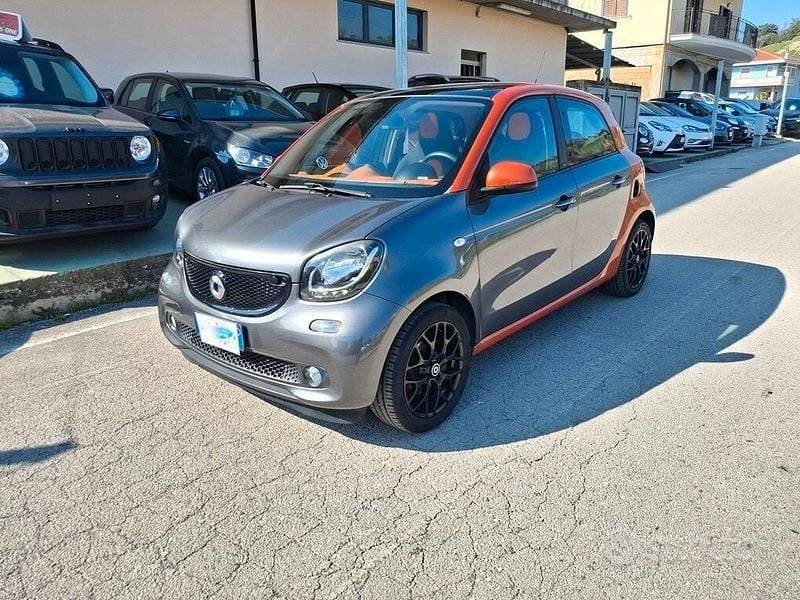 Usata Smart ForFour Edition #1 70 CV (51 kW) 2015 Grigio Utilitaria