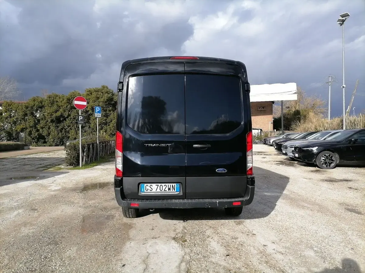 Usata Ford Transit Trend 131 CV (96 kW) 2023 Nero Monovolume