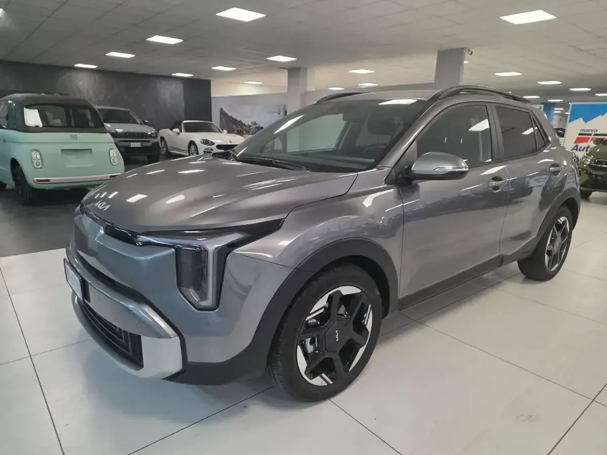 Usata Kia Stonic Launch Edition 95 CV (69 kW) 2025 Astro grey SUV