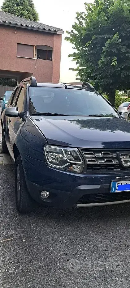 Usata Dacia Duster 105 CV (77 kW) 2015 Bluazzurro SUV
