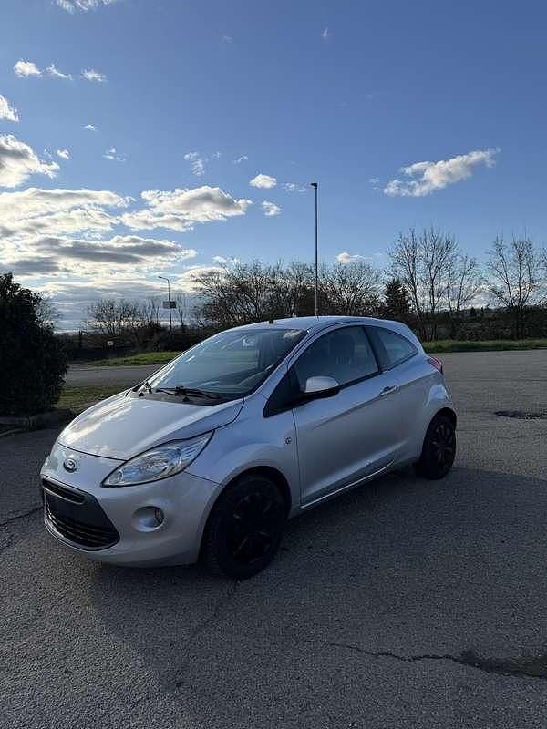 Begagnad Ford Ka 69 HK (50 kW) 2012 Grå Halvkombi