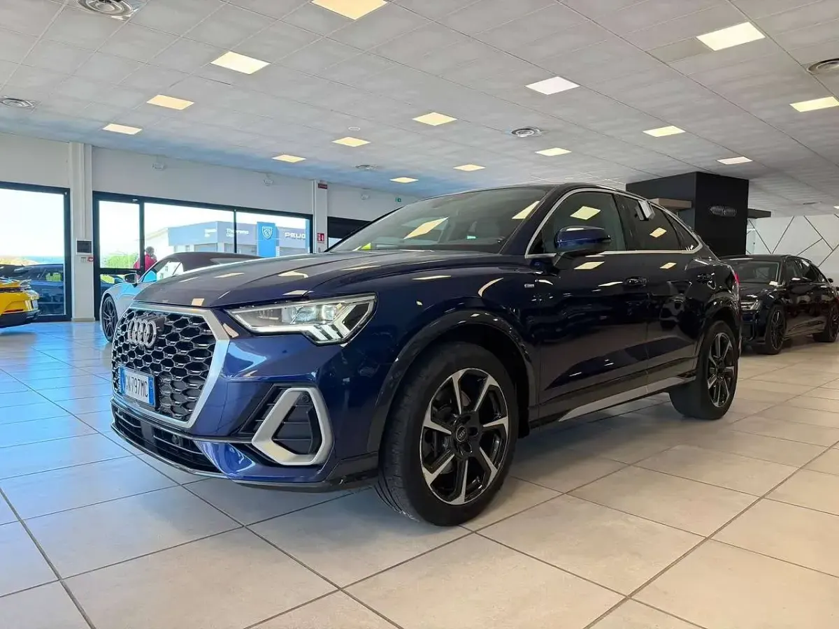 Usata Audi Q3 Sportback S-Line 245 CV (180 kW) 2023 Blu/azzurro SUV