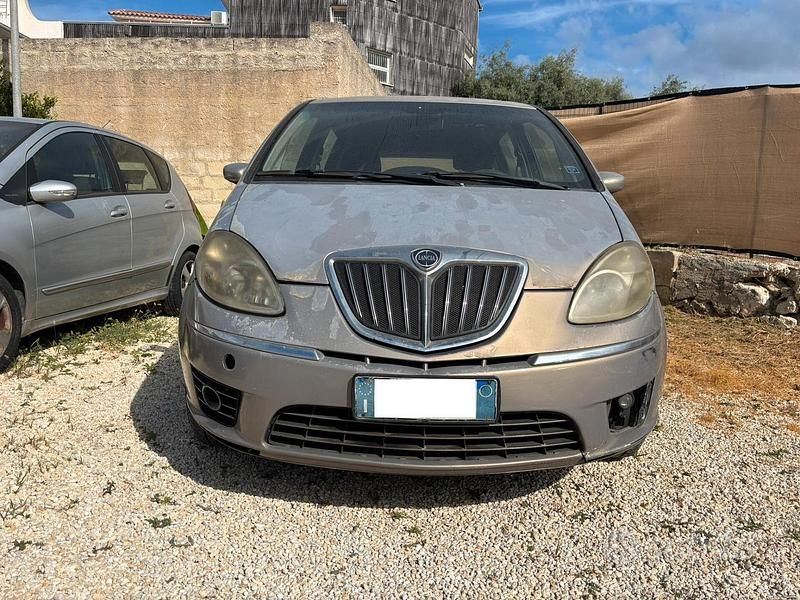Usata Lancia Musa 90 CV (66 kW) 2009 Grigio Monovolume