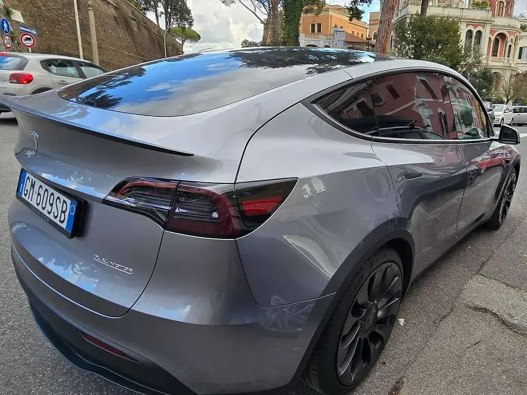 Usata Tesla Model Y Performance 155 kW (211 CV) 2023 Grigio SUV