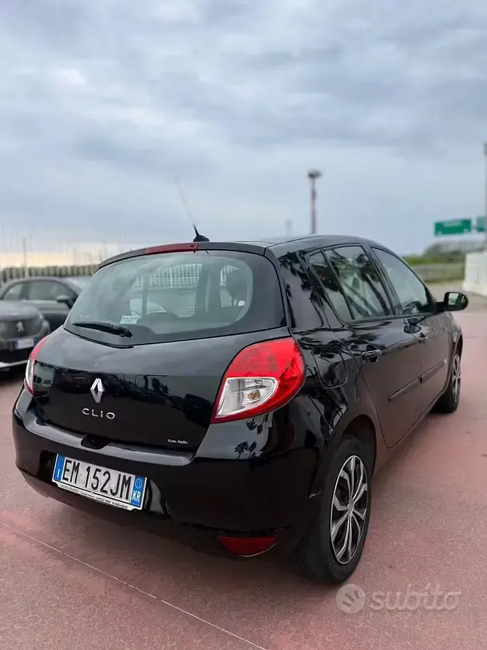 Usata Renault Clio IV Dynamique 75 CV (55 kW) 2012 Nero Berlina