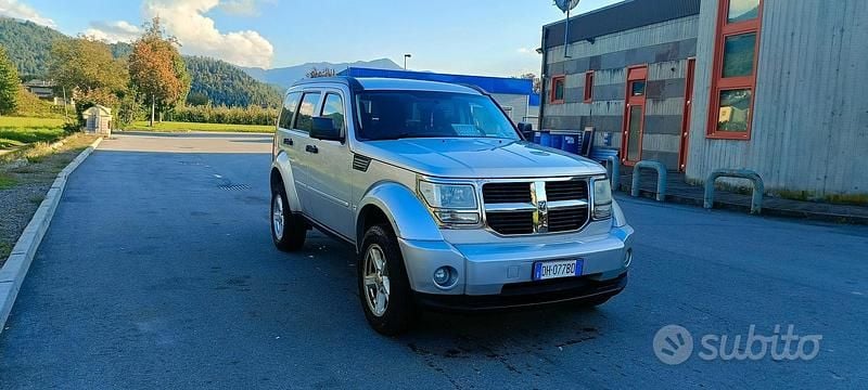 Usata Dodge Nitro 177 CV (130 kW) 2008 Grigio SUV