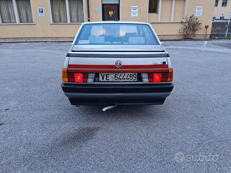 Usata Alfa Romeo 75 110 CV (80 kW) 1985 Berlina