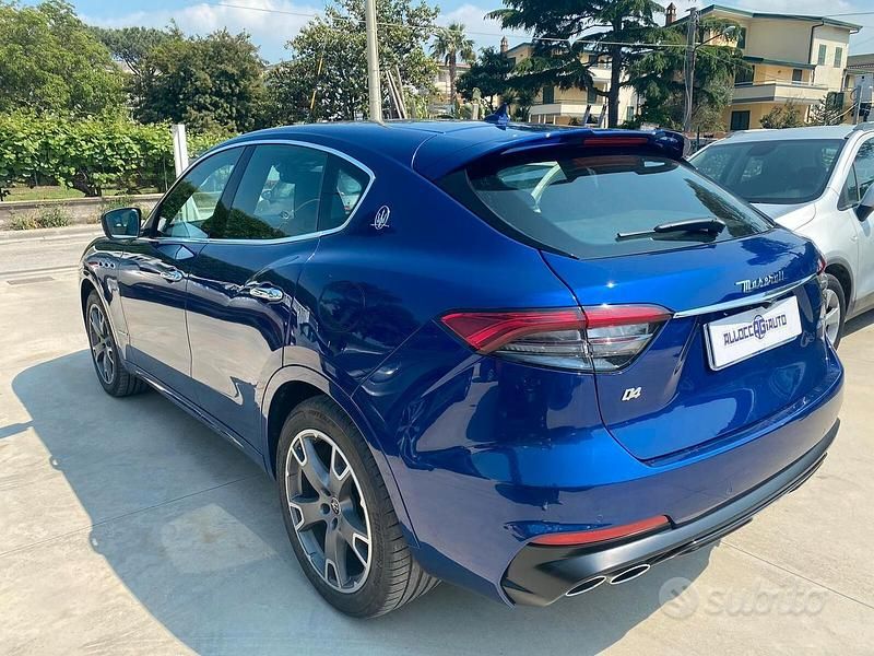 Usata Maserati GranSport 330 CV (242 kW) 2021 Blu Station wagon