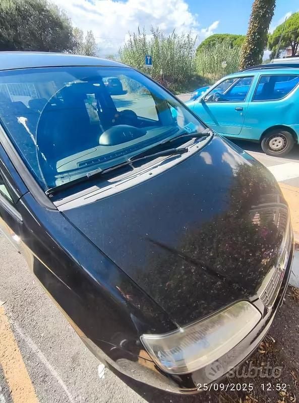 Usata Fiat Idea Active 95 CV (69 kW) 2012 Nero Monovolume