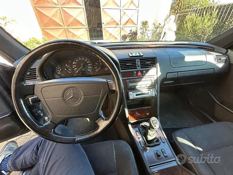 Usata Mercedes C250 Elegance 150 CV (110 kW) 1997 Verde Berlina