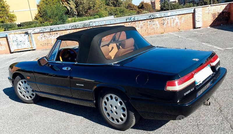 Usata Alfa Romeo Spider 117 CV (86 kW) 1991 Nero Cabrio