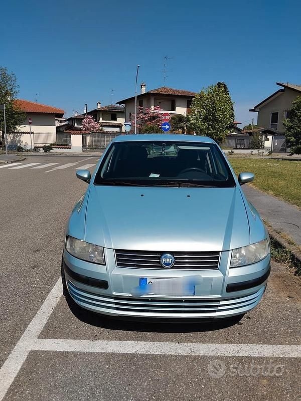 Usata Fiat Stilo 103 CV (75 kW) 2002 Grigio Berlina