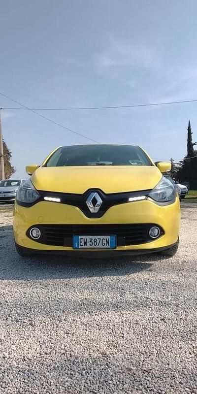 Usata Renault Clio IV 75 CV (55 kW) 2014 Giallo Berlina