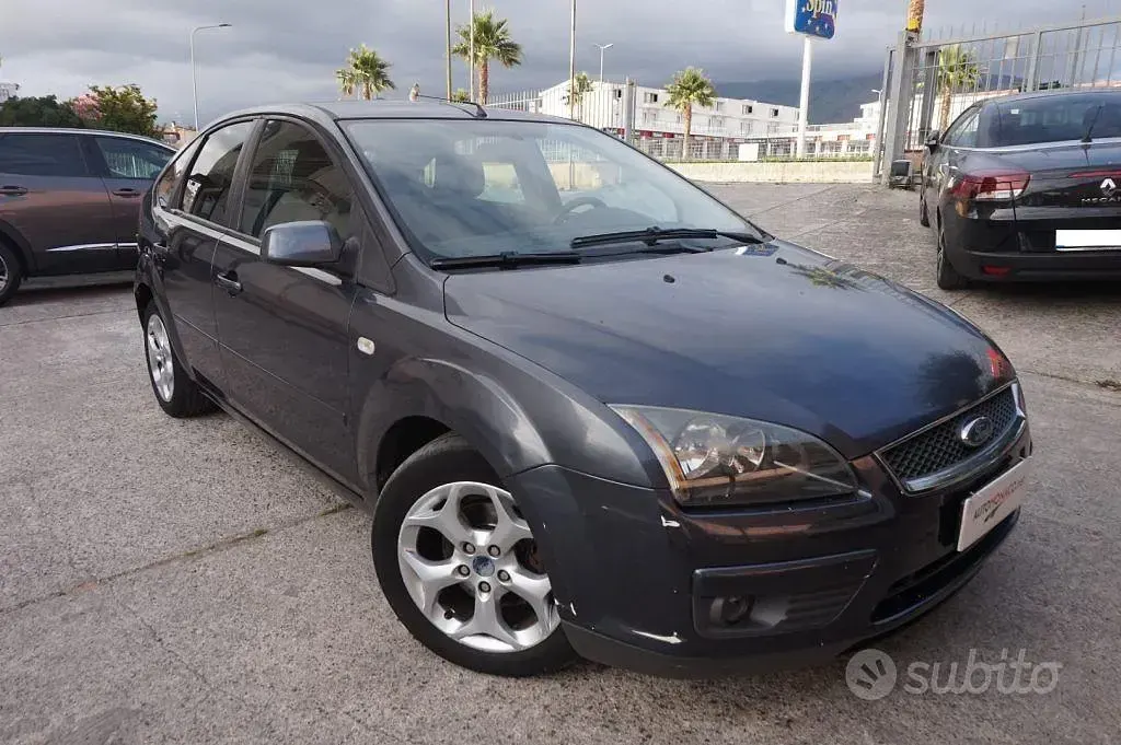 Usata Ford Focus 90 CV (66 kW) 2007 Grigio Berlina