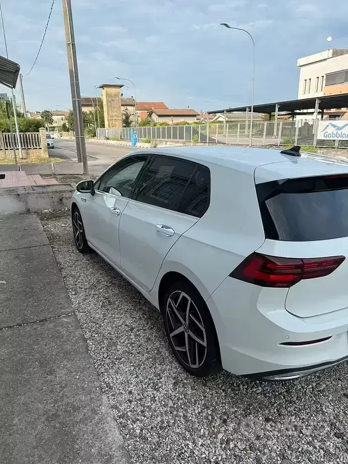 Usata VW Golf VIII Style 116 CV (85 kW) 2022 Bianco Berlina