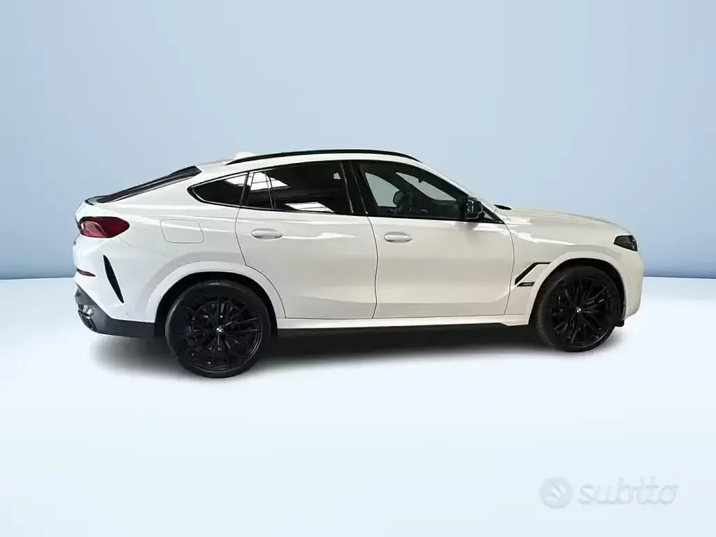 Usata BMW X6 M M Sport 530 CV (389 kW) 2023 Bianco SUV