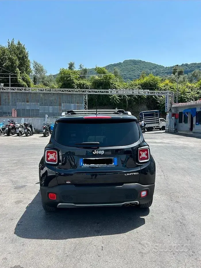 Usata Jeep Renegade Limited 120 CV (88 kW) 2015 Nero SUV