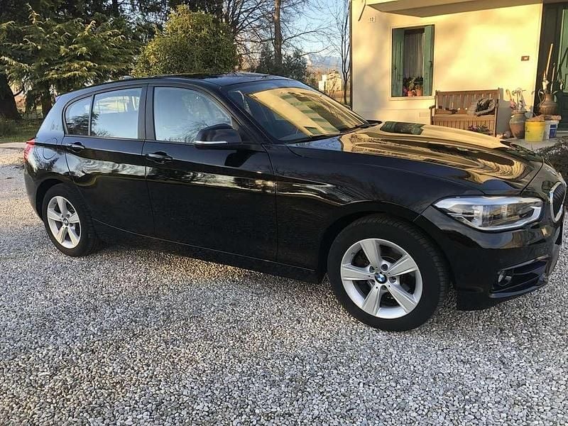 Usata BMW 120 190 CV (139 kW) 2018 Utilitaria