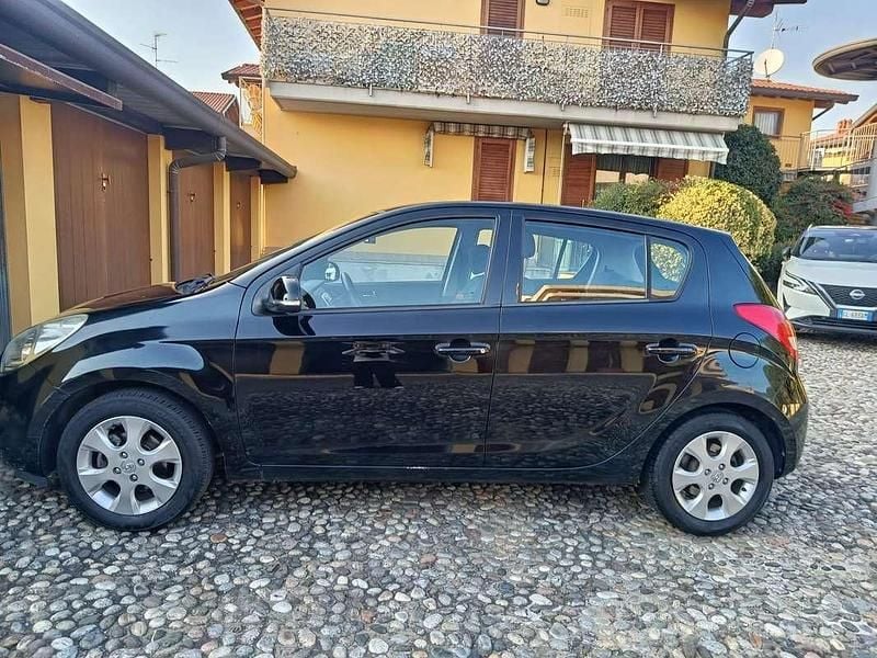 Usata Hyundai i20 Edition 77 CV (56 kW) 2011 Nero Utilitaria