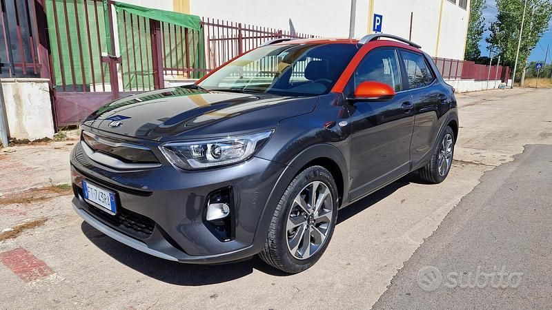 Usata Kia Stonic 120 CV (88 kW) 2019 Grigio SUV