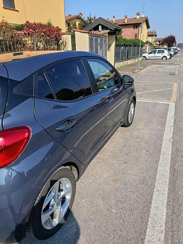 Usata Hyundai i10 65 CV (47 kW) 2023 Grigio Utilitaria