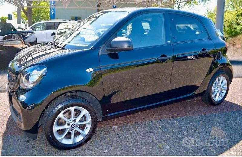 Usata Smart ForFour Prime 90 CV (66 kW) 2019 Nero Utilitaria