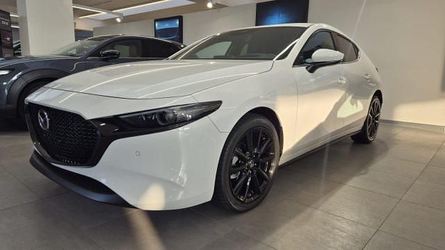 Bianco Nuova 2025 Mazda 3 Center-Line Tre volumi | 28.500 € (Buon prezzo) - Immagine 1/4