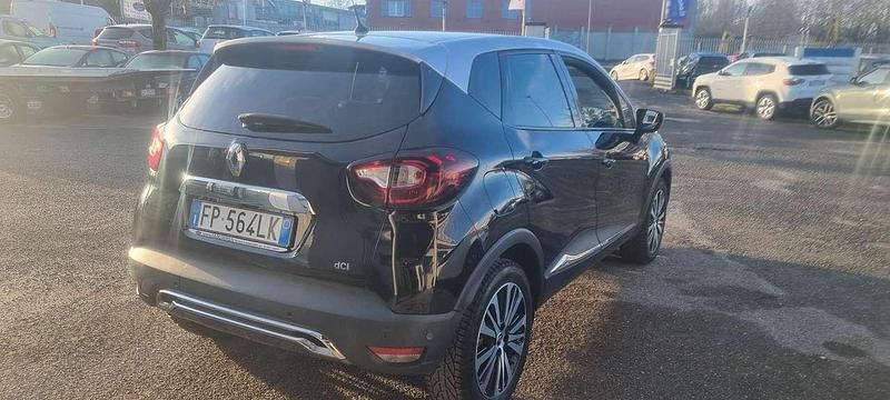 Usata Renault Captur Initiale Paris 110 CV (80 kW) 2018 Neto tetto grigio SUV