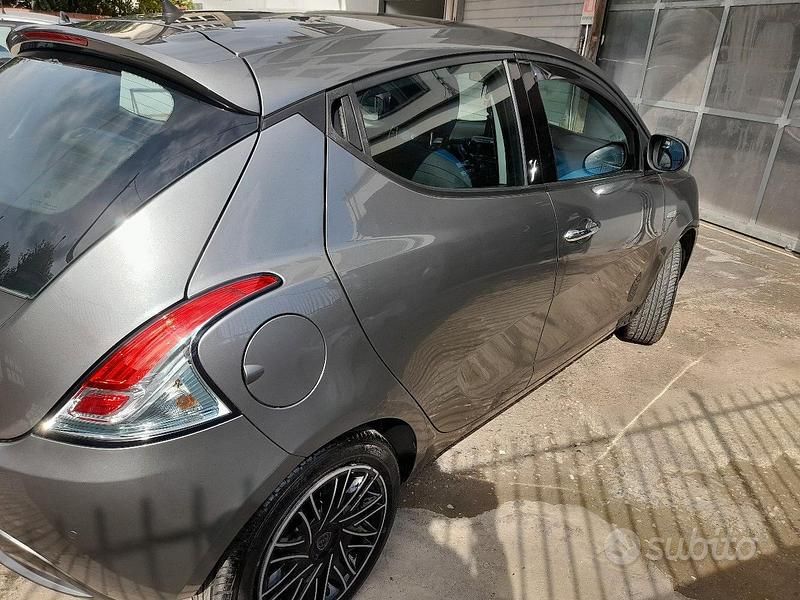 Usata Lancia Ypsilon 69 CV (50 kW) 2018 Utilitaria