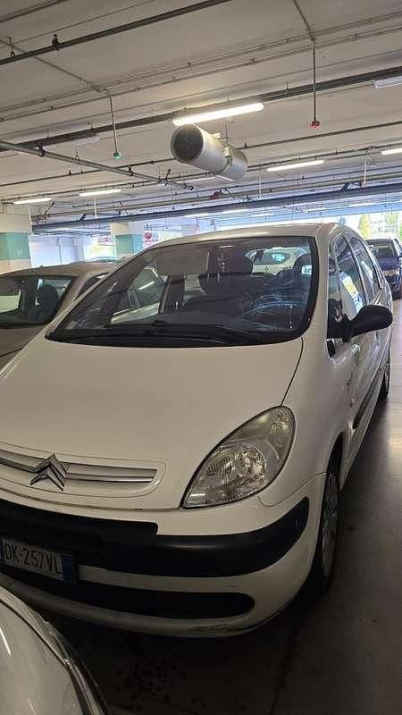 Usata 2007 Citroën Xsara Picasso Exclusive Monovolume | 1500 € (Buon prezzo) - Immagine 1/4