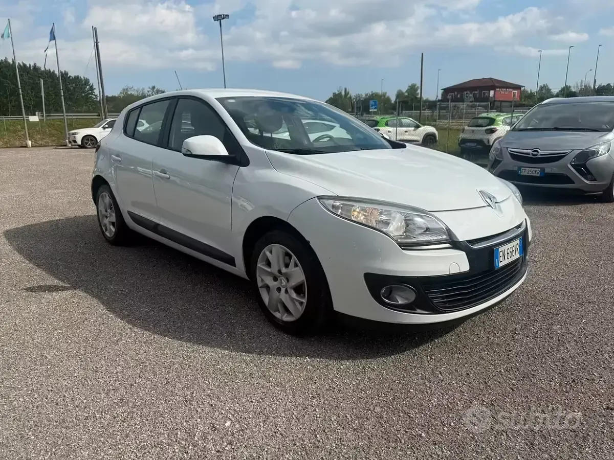 Usata Renault Mégane 110 CV (80 kW) 2012 Bianco Berlina
