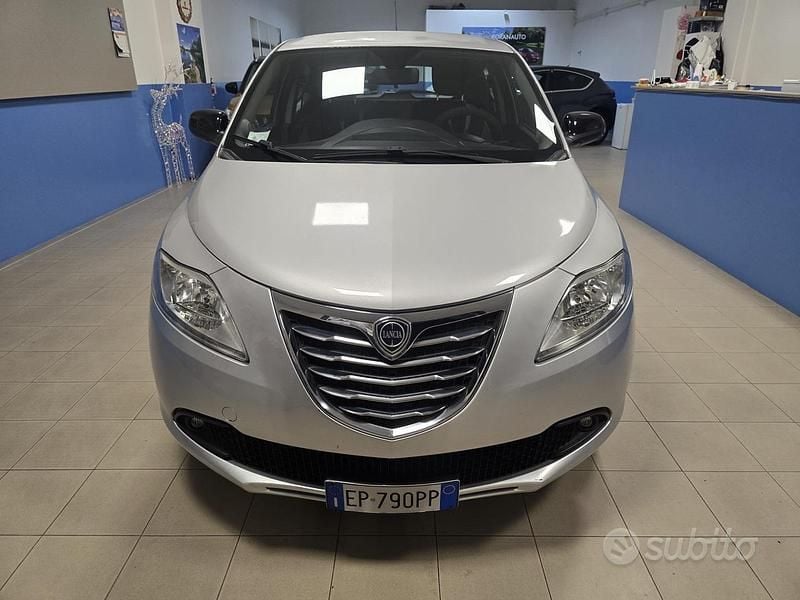 Usata Lancia Ypsilon Gold 85 CV (62 kW) 2013 Grigio Utilitaria