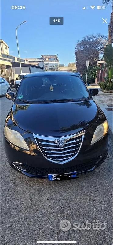 Nero Usata 2011 Lancia Ypsilon Due volumi | 5900 € (Buon prezzo) - Immagine 1/4