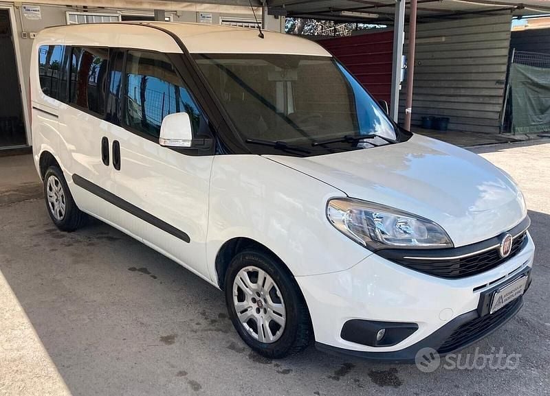 Usata Fiat Doblò 105 CV (77 kW) 2016 Bianco Monovolume