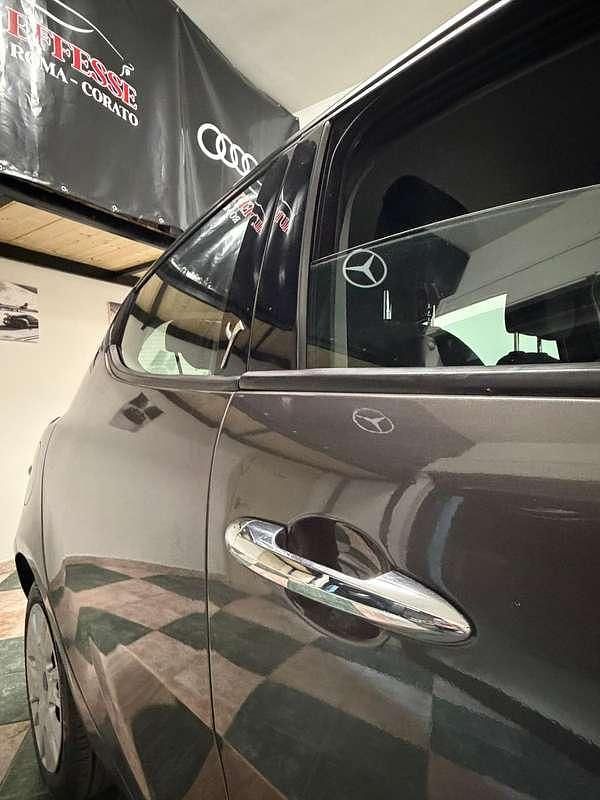 Usata Lancia Ypsilon Gold 69 CV (50 kW) 2015 Utilitaria