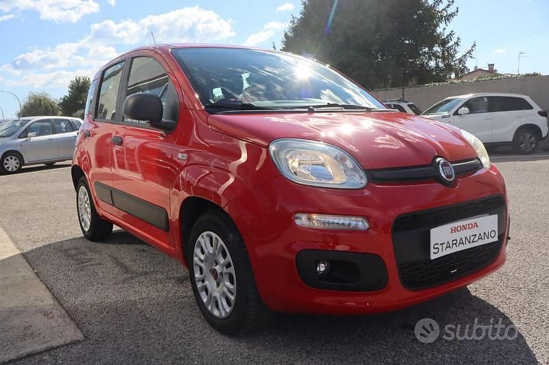 Usata Fiat Panda Easy 95 CV (69 kW) 2019 Rosso Utilitaria