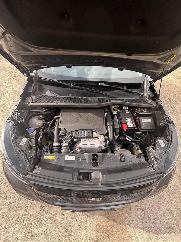 Usata Peugeot 2008 131 CV (96 kW) 2021 Grigio SUV