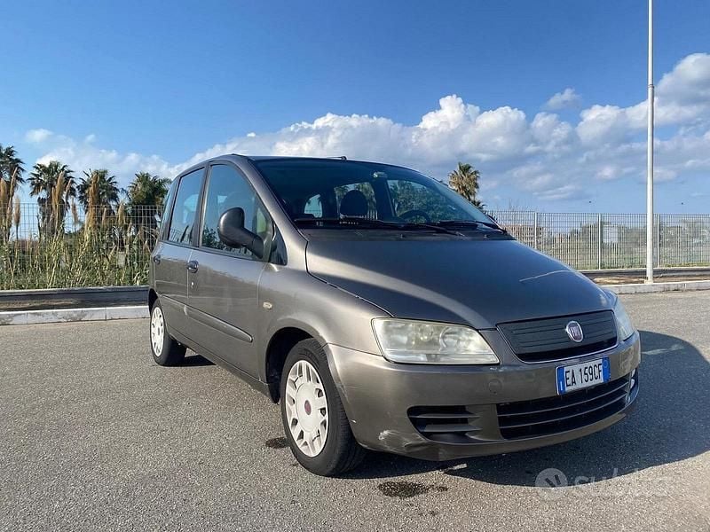 Usata Fiat Multipla 120 CV (88 kW) 2010 Grigio Monovolume