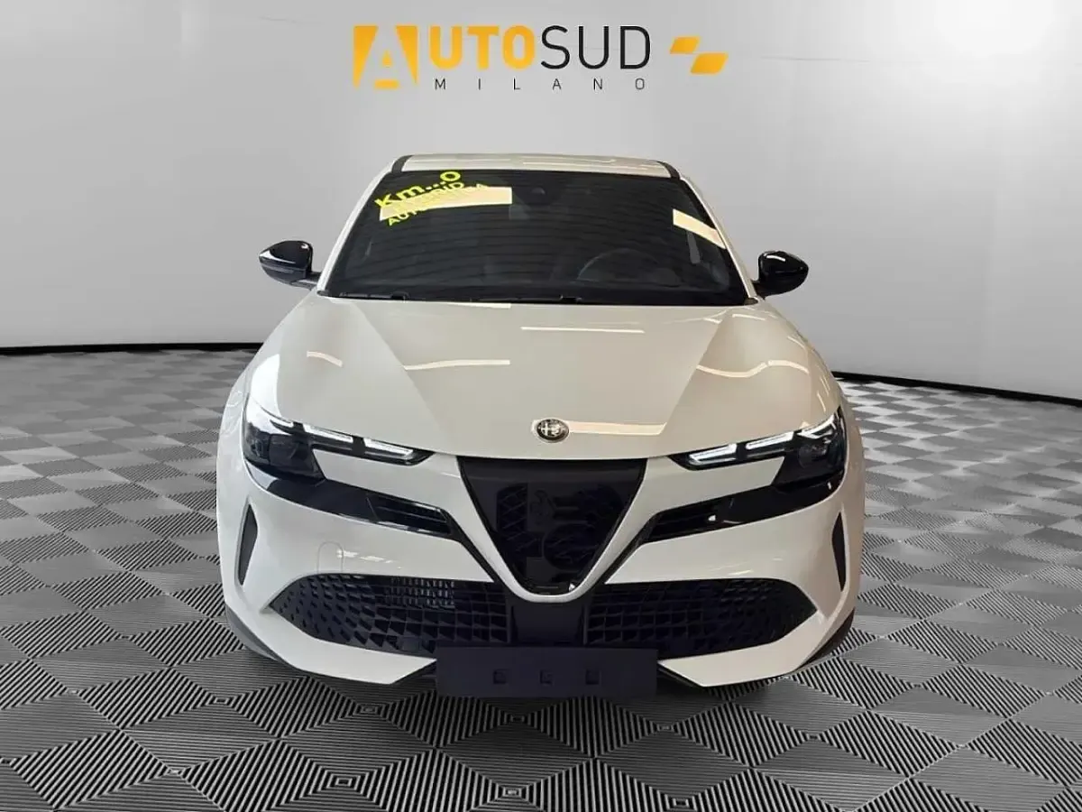 Nuova Alfa Romeo Junior Edizione Speciale 145 CV (106 kW) 2025 Bianco SUV