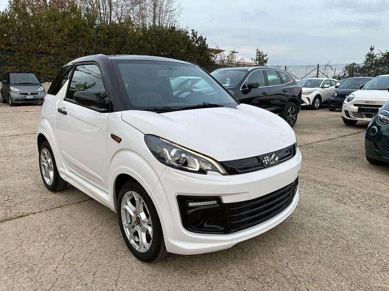 Bianco Usata 2022 Ligier JS50 Due volumi | 10.700 € (Buon prezzo) - Immagine 1/4