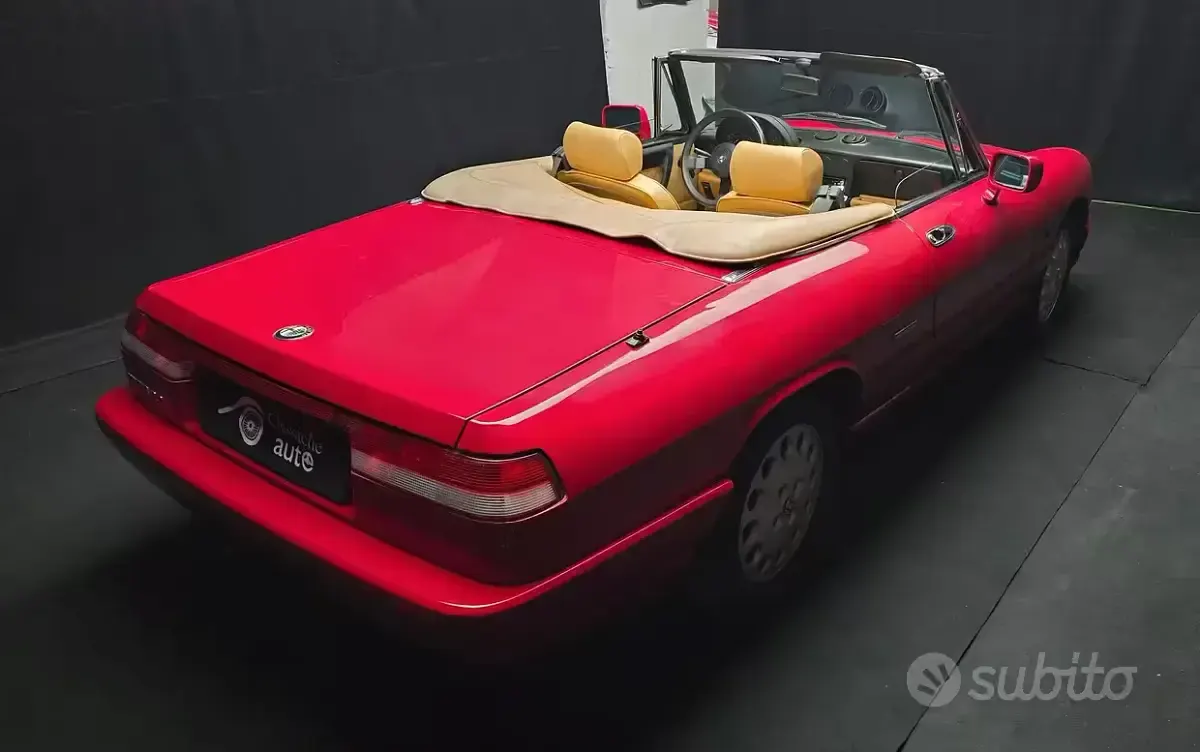 Usata Alfa Romeo Spider 106 CV (77 kW) 1991 Rosso Cabrio