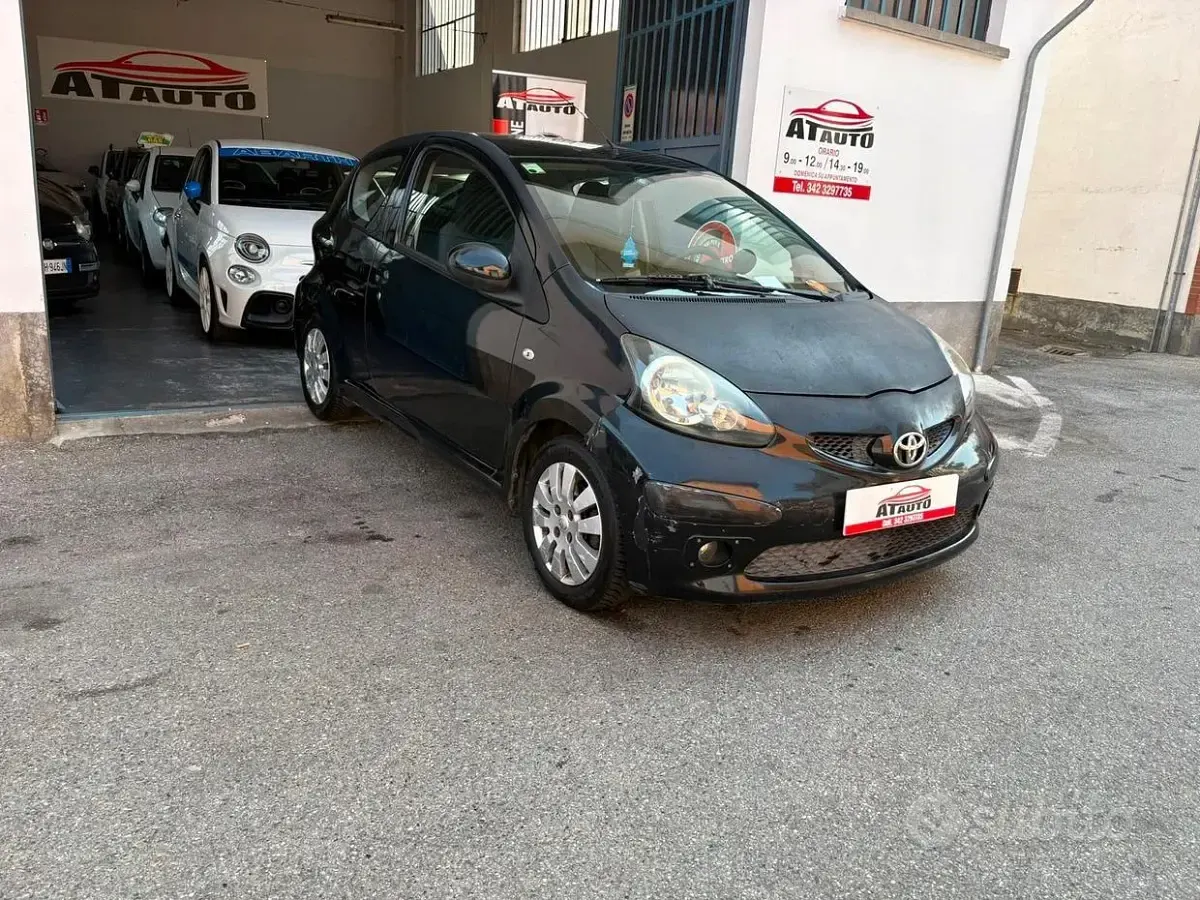 Usata Toyota Aygo 68 CV (50 kW) 2008 Nero Utilitaria