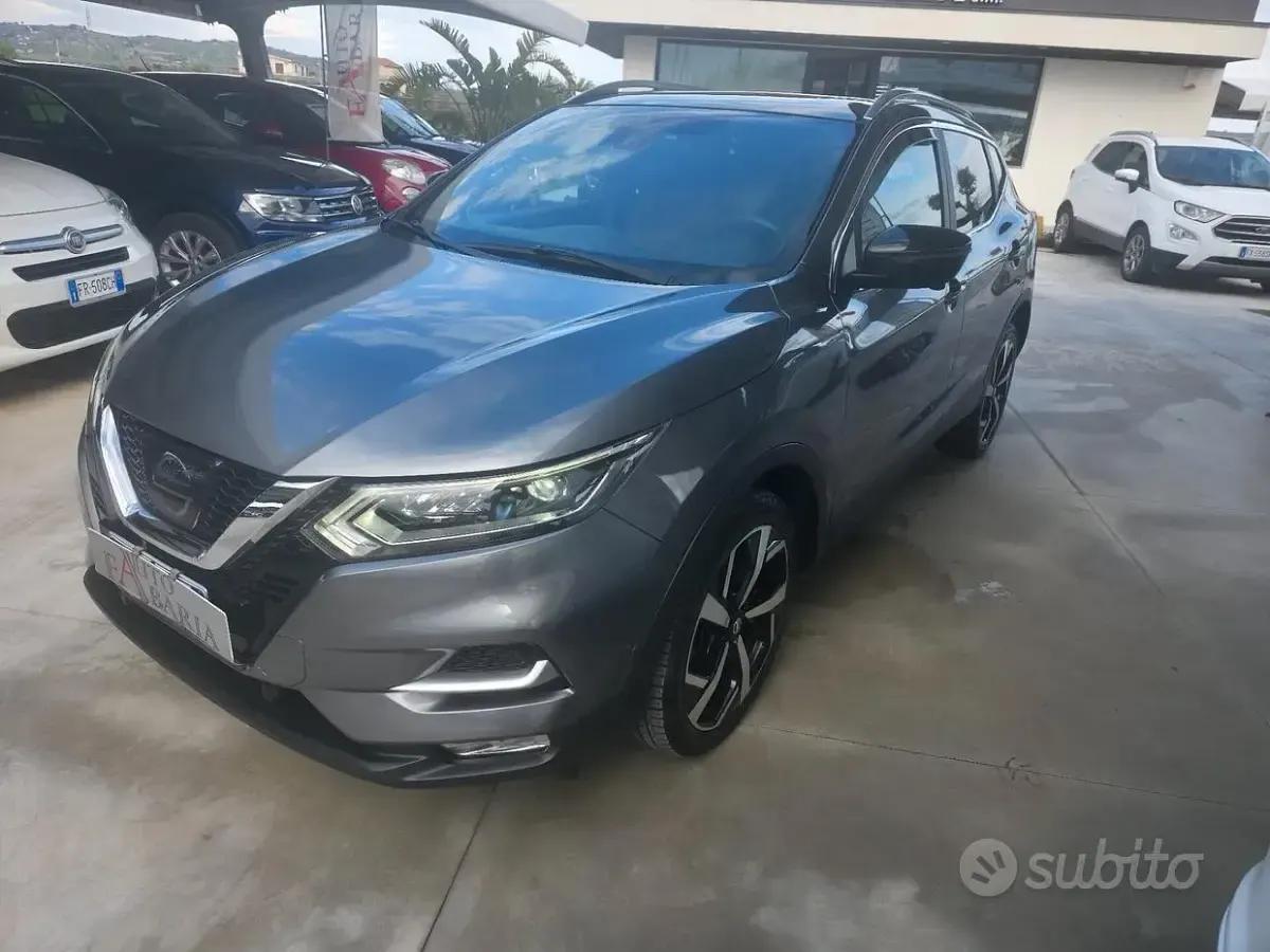 Usata Nissan Qashqai Tekna 131 CV (96 kW) 2018 Grigio SUV