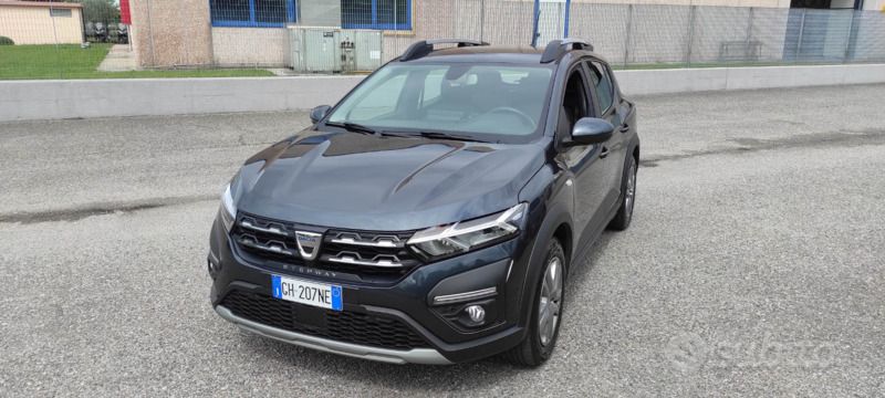 Grigio Usata 2022 Dacia Sandero Stepway Due volumi | 14.500 € - Immagine 1/4