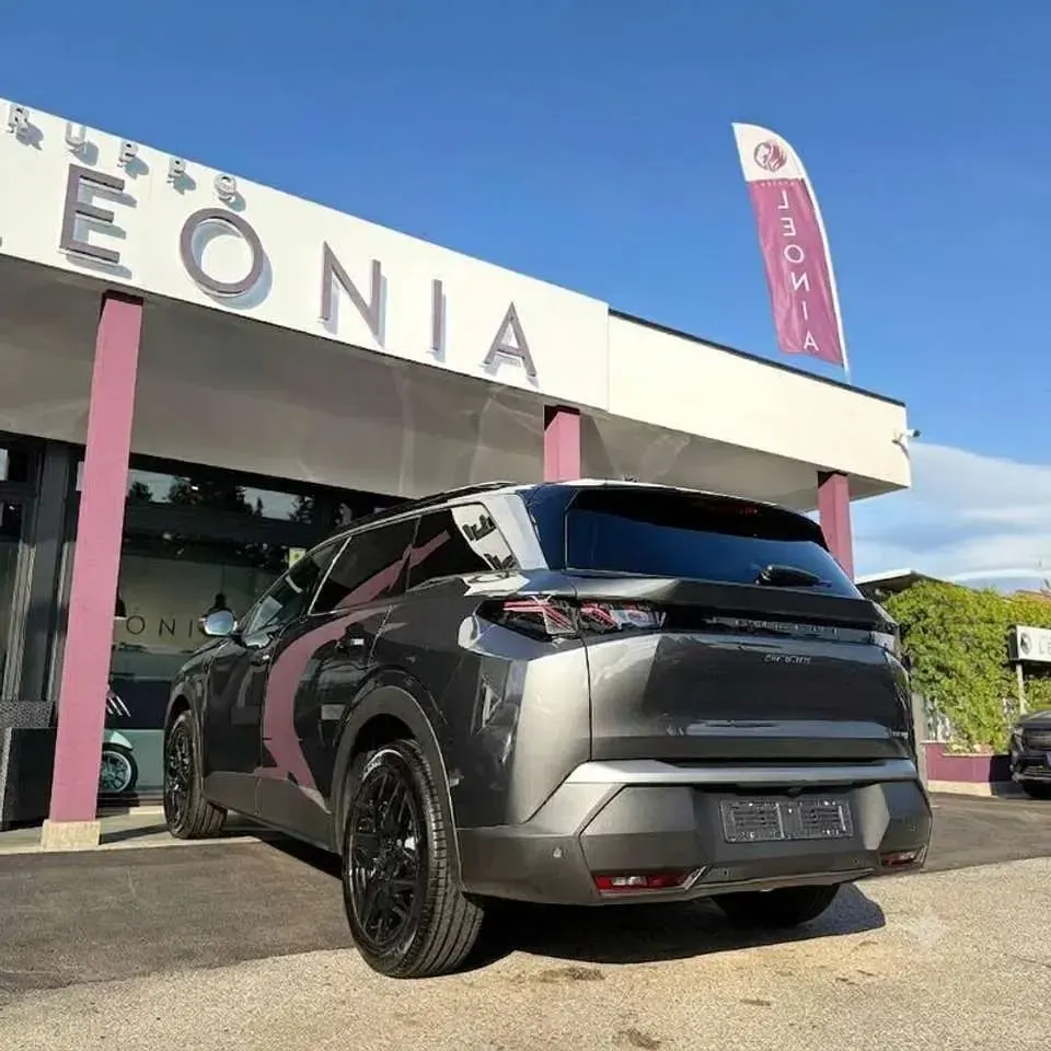 Nuova Peugeot 5008 GTi 145 CV (106 kW) 2025 Grigio titanio SUV