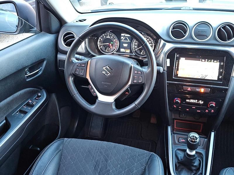 Usata Suzuki Vitara 129 CV (94 kW) 2022 Grigio SUV