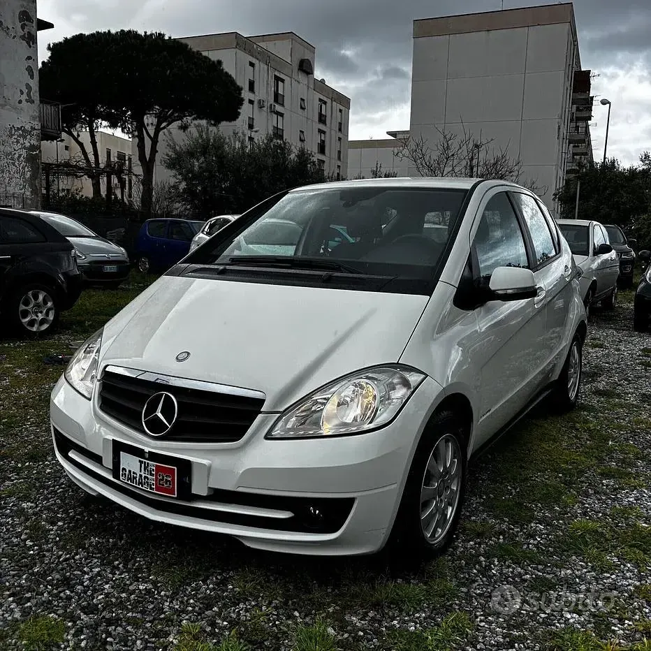 Usata Mercedes A180 Executive 109 CV (80 kW) 2011 Bianco Berlina
